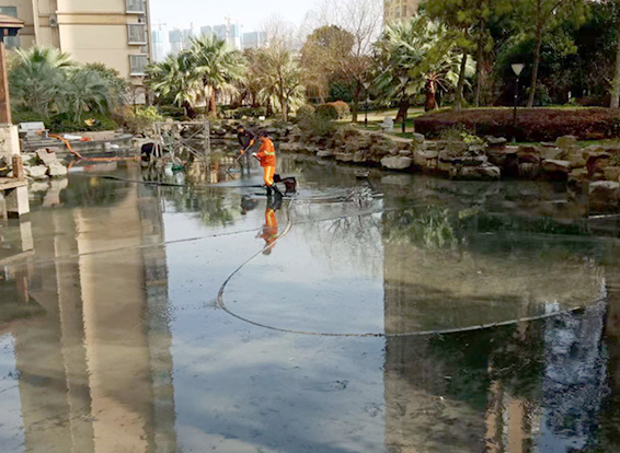 明光景观池淤泥清理