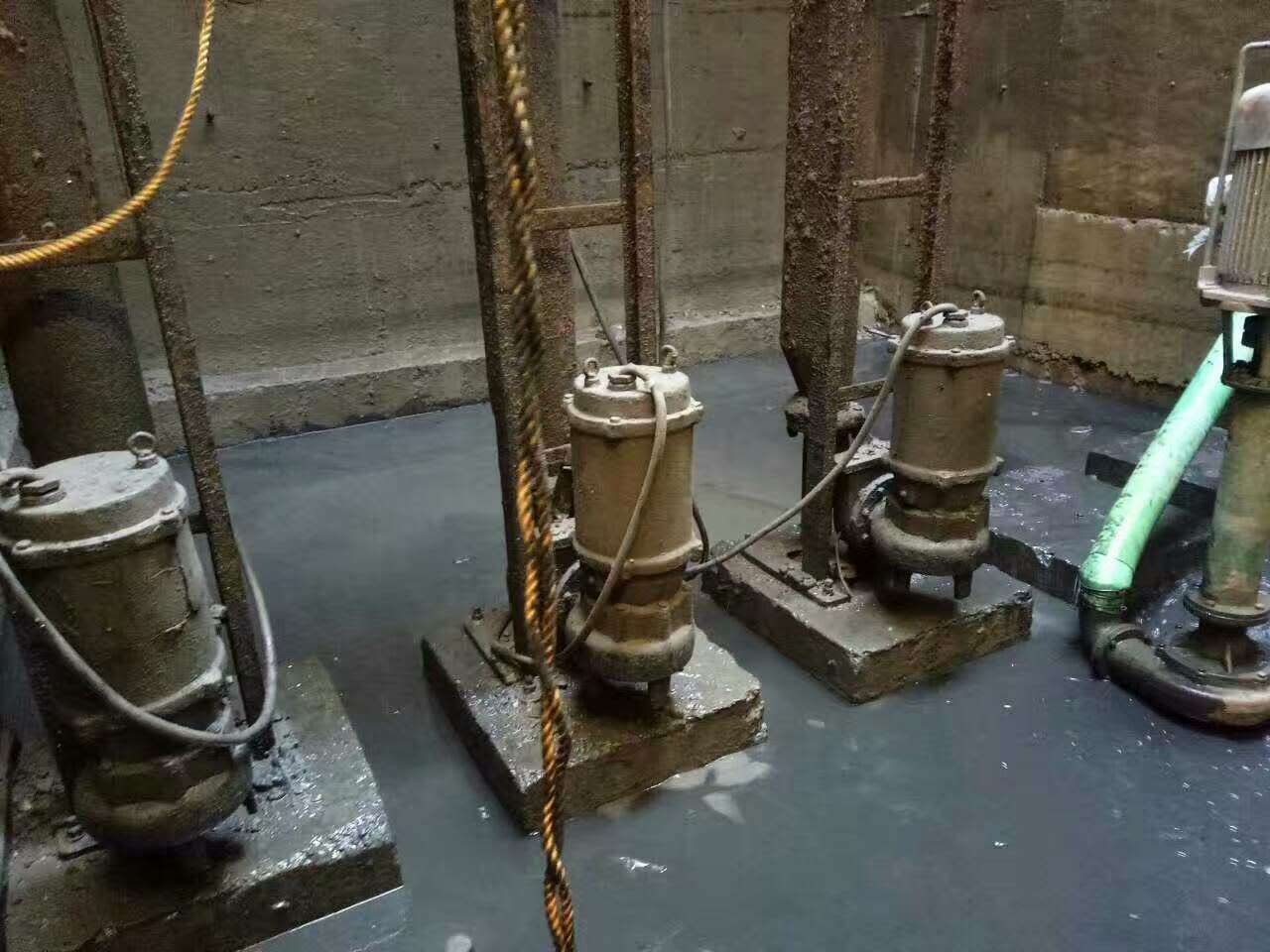 明光污水池清理